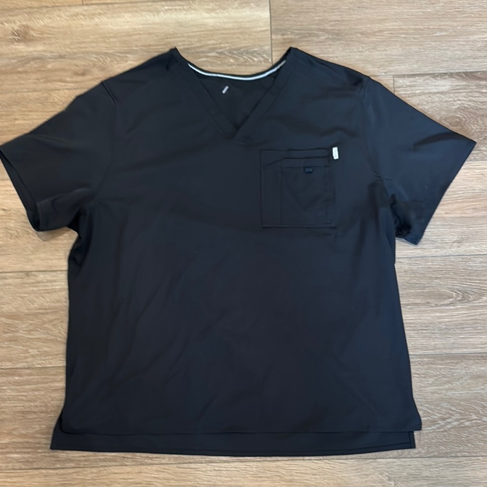 Zavate Uniforms Women’s Black V-Neck Scrub Top
